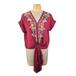 ENTRO Embroidered V Neck Tie Front Blouse‎ Women Medium Red Short Sleeve